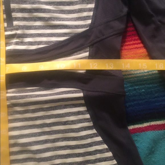 Lululemon Run Hills Half Zip Pullover size 6 - Picture 3 of 8